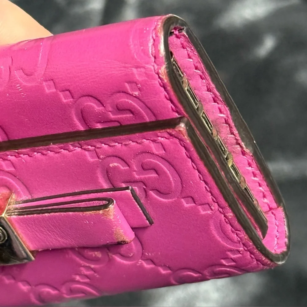 Gucci pink key holder